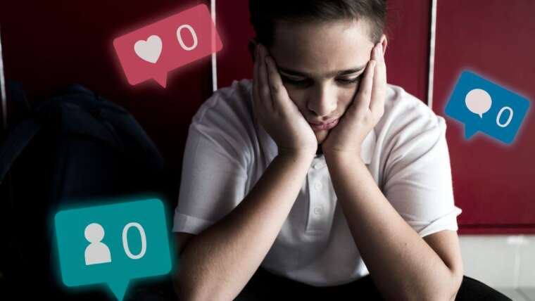 psychiatrist in indore explaining social media impact on confidence self esteem comparison anxiety mental health awareness